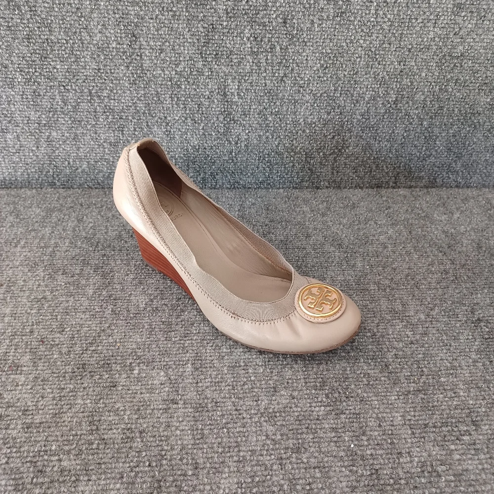 Tory Burch Women Caroline Wedge Heel Size 7.5 Preppy Leather Logo Defect